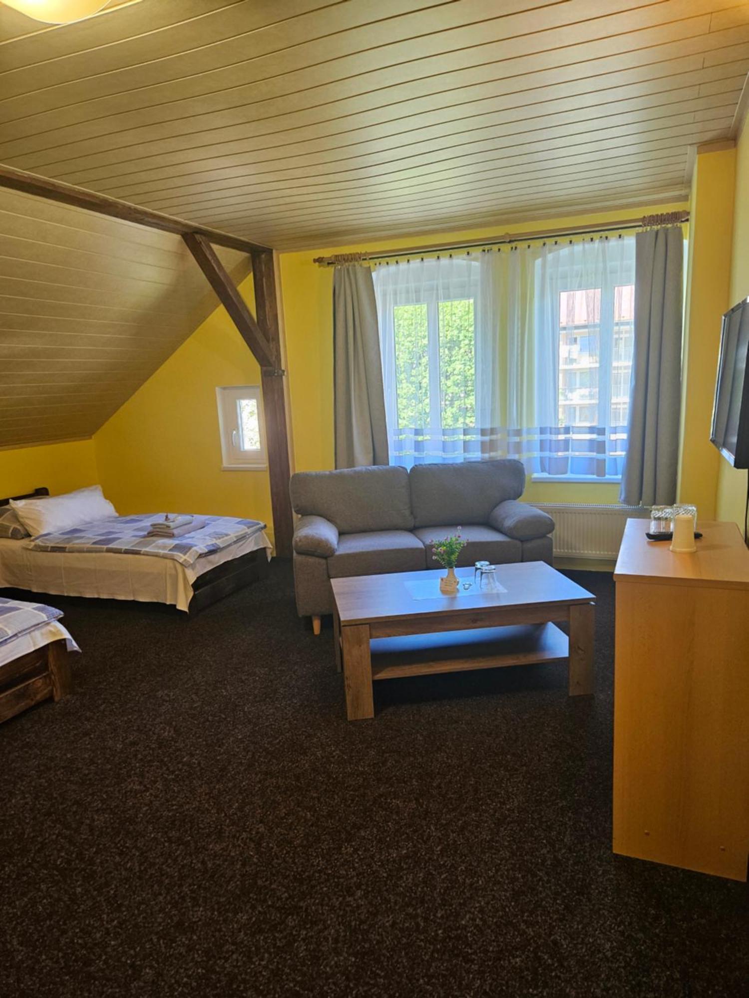 Guest House Pod Lesem Merklin Экстерьер фото