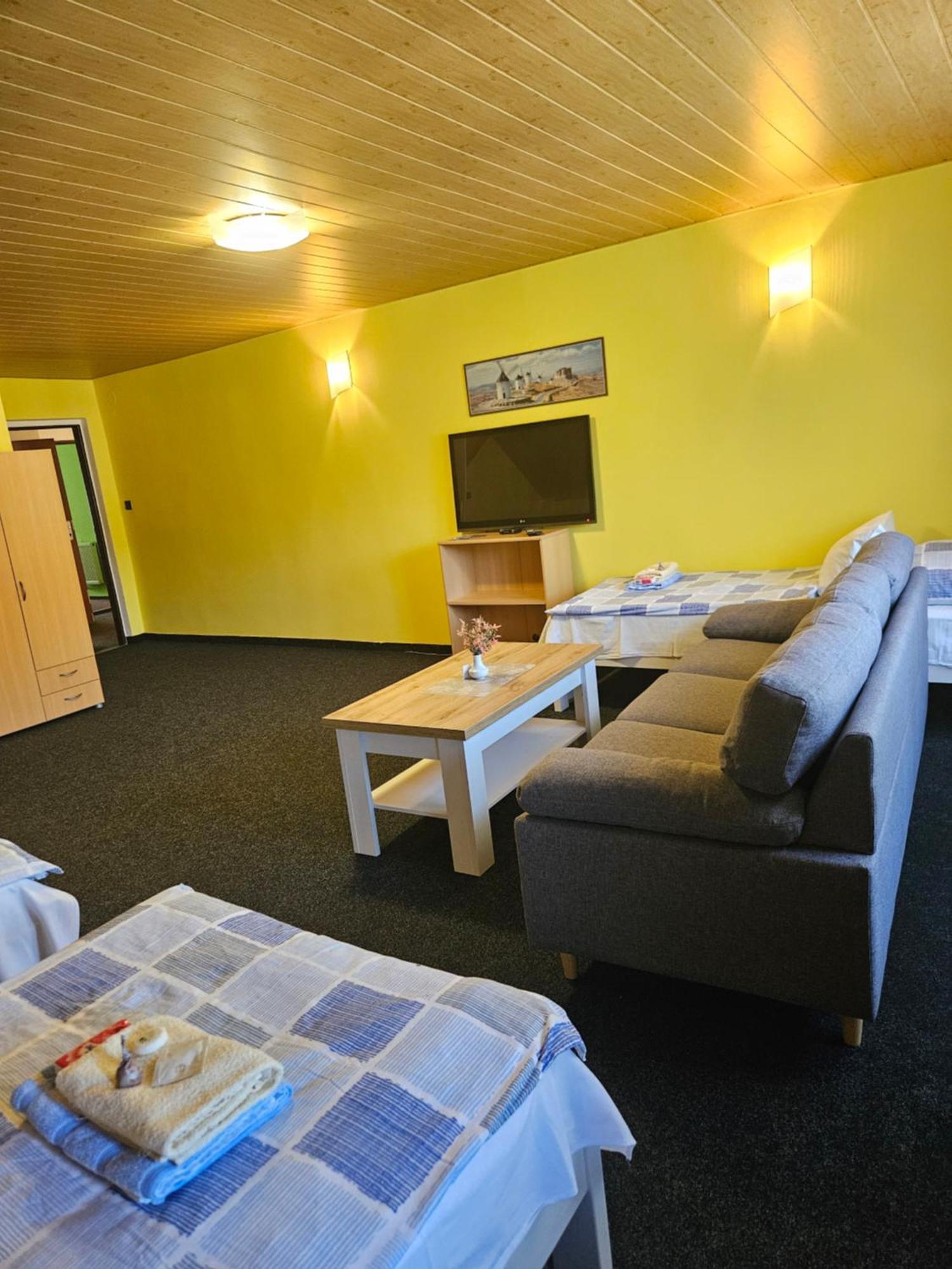 Guest House Pod Lesem Merklin Экстерьер фото